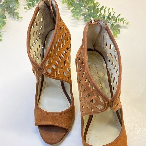 BCBGeneration Suede Tan Caged Sandal Heels Size 6 - Picture 11 of 17